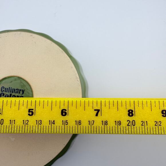 Culinary Colors Bakeware 6.5” Ceramic Pie Dish – Green & Beige Scalloped Edge - Picture 4 of 4